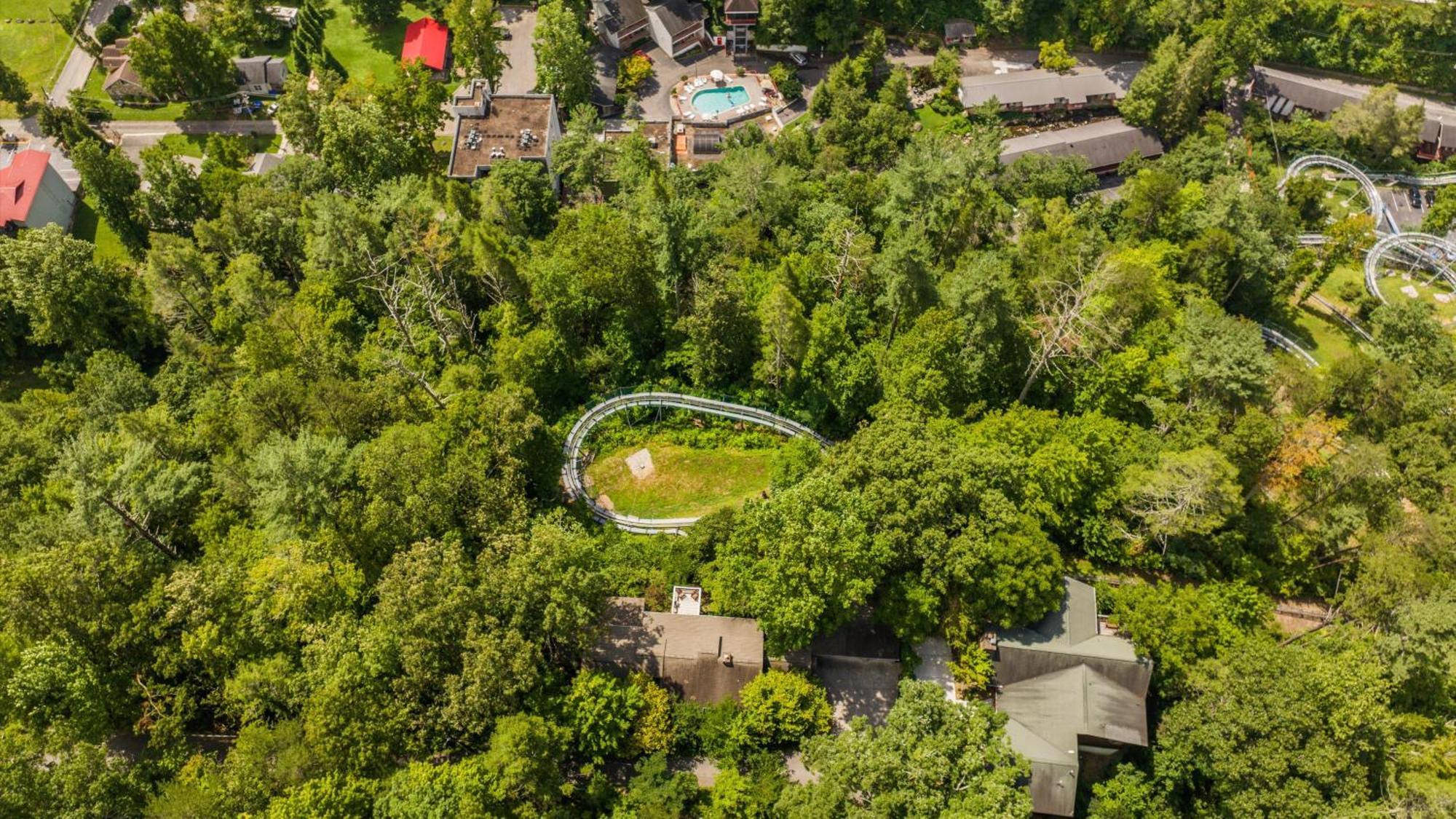 Whiskey Ridge Lodge, A Restored 1940S Gem, 2 Mins From Downtown, Breathtaking City Views, Custom Game Room, And Spacious Elegance Gatlinburg Dış mekan fotoğraf