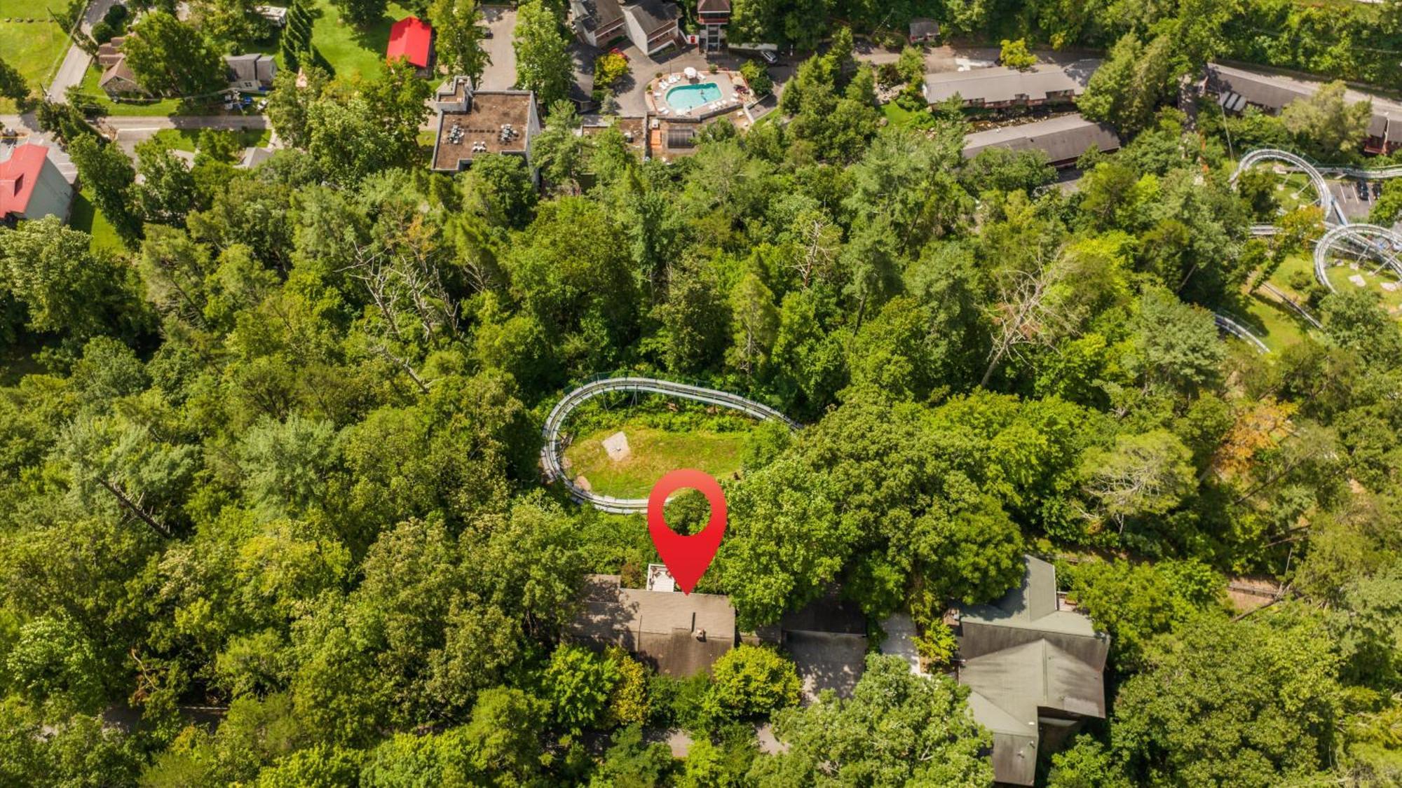 Whiskey Ridge Lodge, A Restored 1940S Gem, 2 Mins From Downtown, Breathtaking City Views, Custom Game Room, And Spacious Elegance Gatlinburg Dış mekan fotoğraf