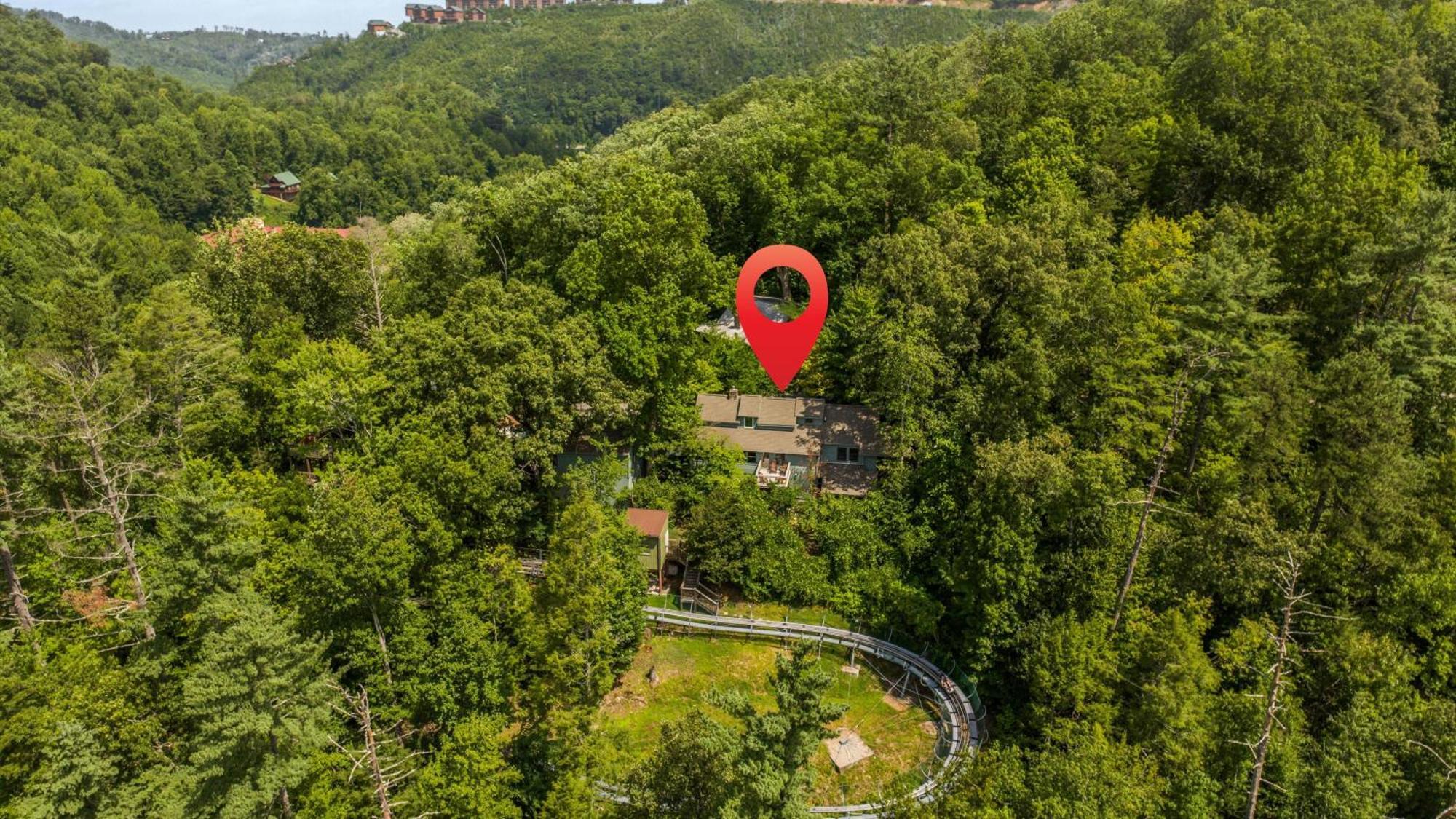 Whiskey Ridge Lodge, A Restored 1940S Gem, 2 Mins From Downtown, Breathtaking City Views, Custom Game Room, And Spacious Elegance Gatlinburg Dış mekan fotoğraf